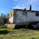 Building in need of renovation on the 2,200 sq.m. plot in Livadi Ropa, Corfu