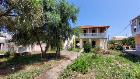 Detached house with spacious yard in South Corfu – walking distance to Agios Georgios beach