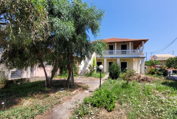 Detached house with spacious yard in South Corfu – walking distance to Agios Georgios beach