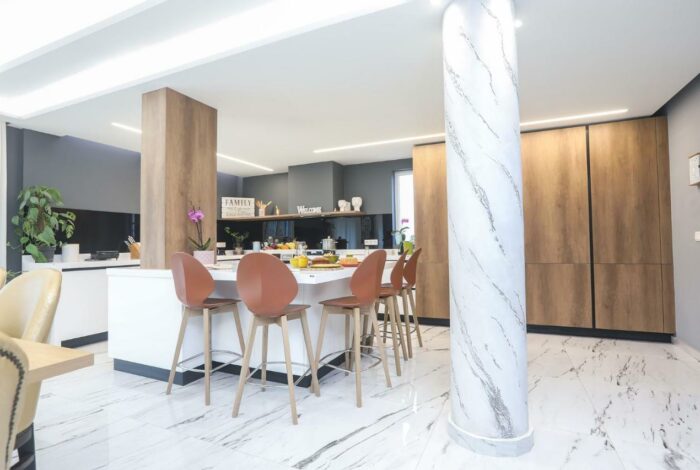 Open plan dining room and kitchen on the ground floor