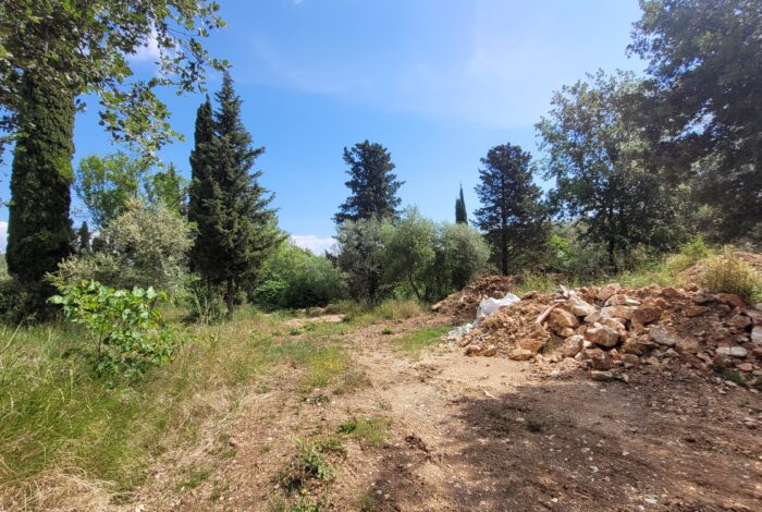Investment opportunity in Corfu: plot in Kassiopi with 186sqm building allowance