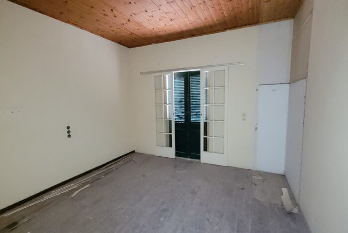 Renovation area with separate entrance – investment property in South Corfu near the beach