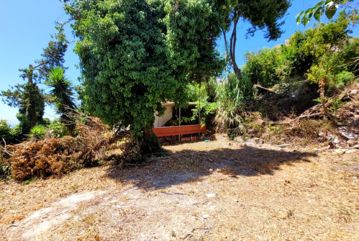 Chlomos Corfu property with 467 sqm plot and Ionian Sea views