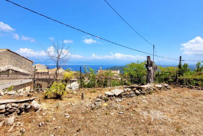 House with garden and sea views for restoration in Chlomos Corfu