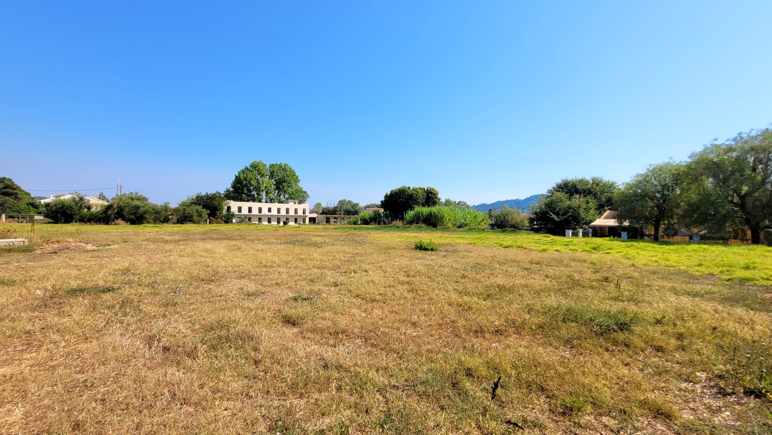 North Corfu real estate plot with 400 sqm building allowance