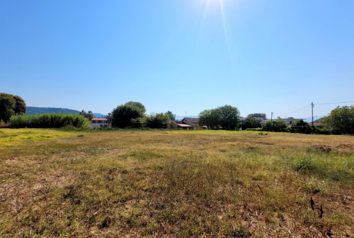 Residential land with easy access and utilities in North Corfu