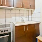 Furnished and equipped open-plan kitchen