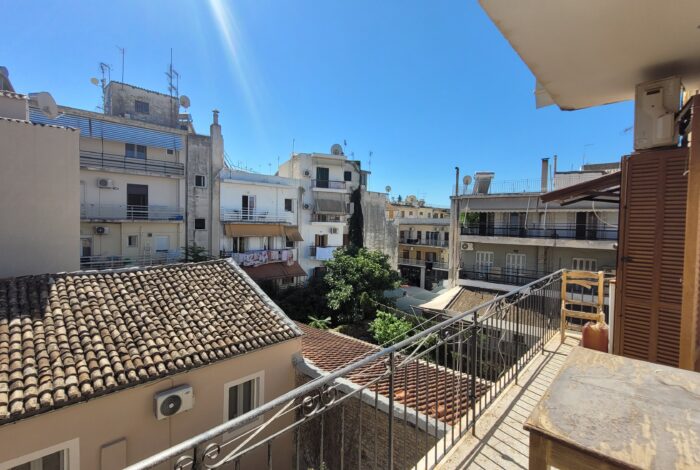 78 sq.m. 2nd floor apartment in Corfu Town center with balcony