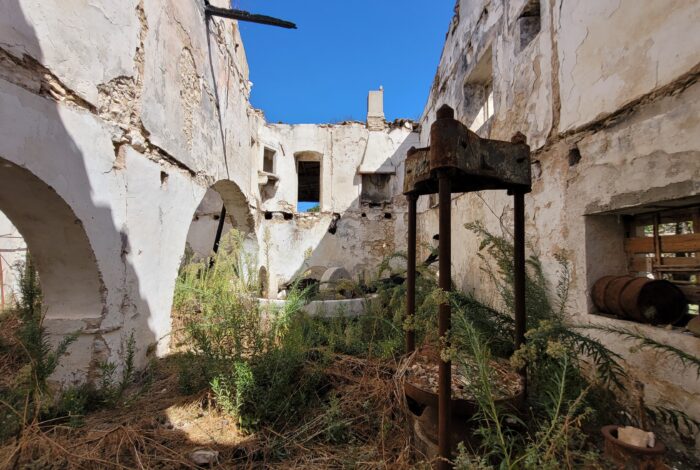 Traditional Corfu mansion with original olive press – property for renovation