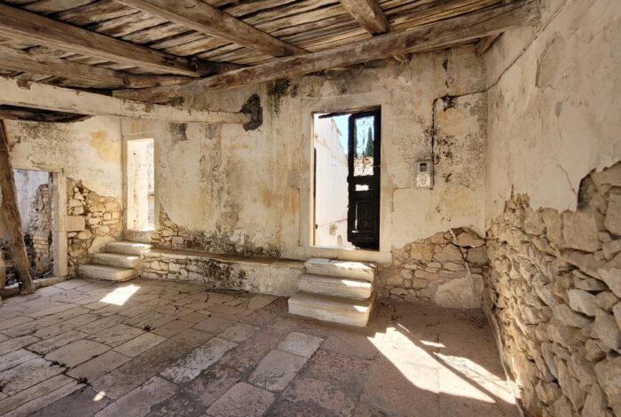 Historic Corfu house on 4,961 sqm land with investment potential