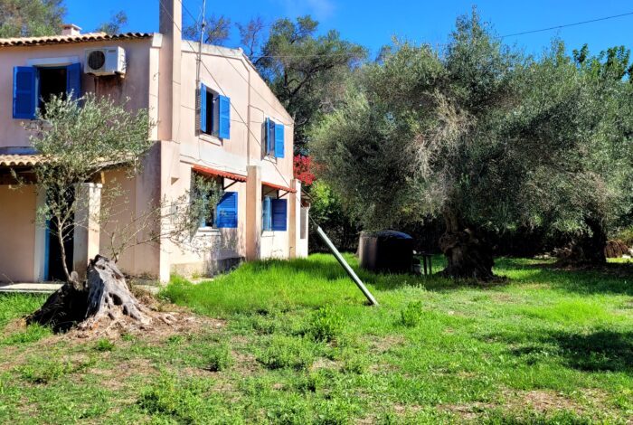 Semi-detached maisonette for sale in South Corfu with two bedrooms and garden