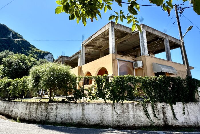 Plot and building layout suitable for tourist accommodation development