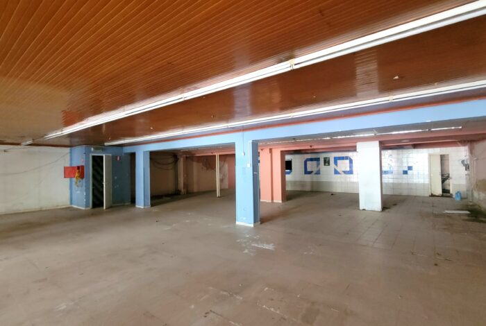 Commercial building with mezzanine and first-floor balcony Corfu