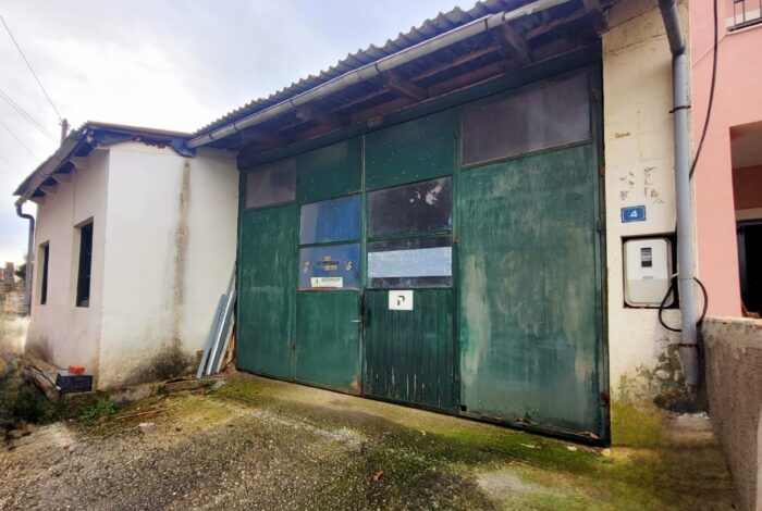 Ground floor commercial space for sale in Lefkimmi South Corfu with open plan interior and road access
