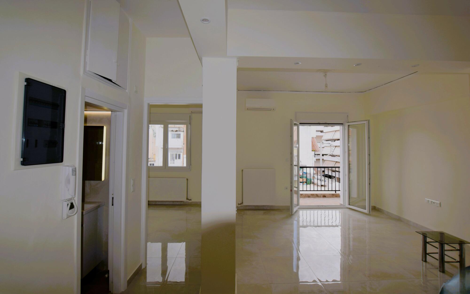 Renovated apartment for sale in Tambouria Piraeus near Maniatika metro