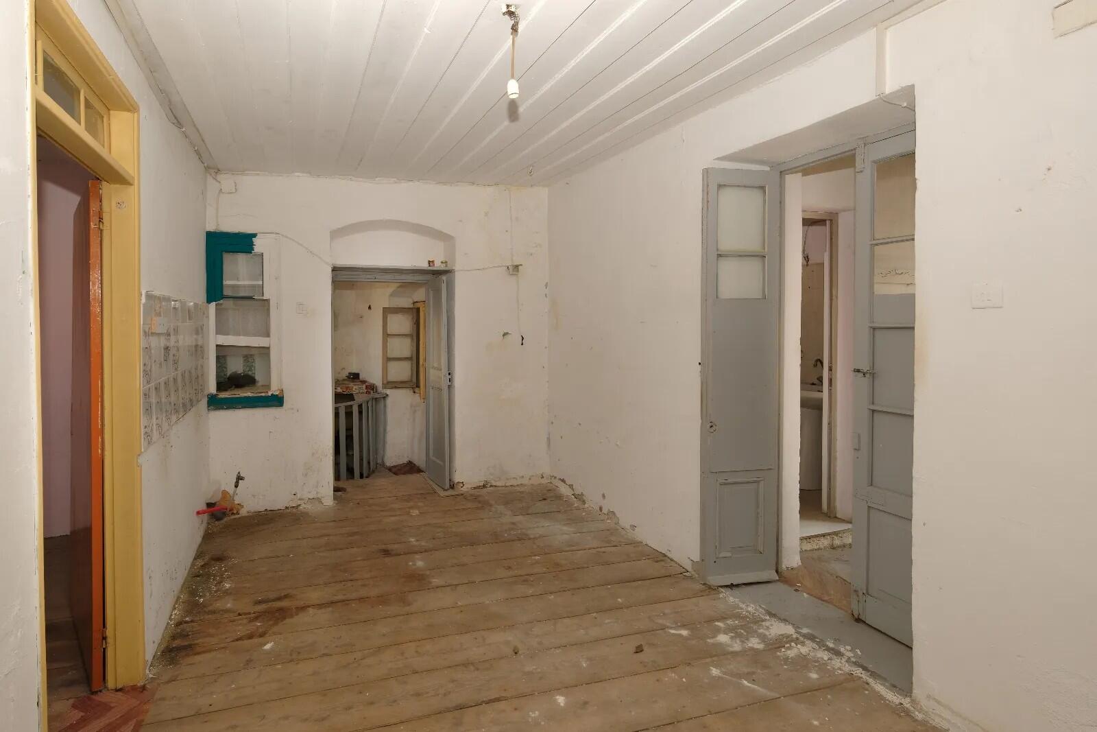 First floor of traditional Corfiot house with renovation potential
