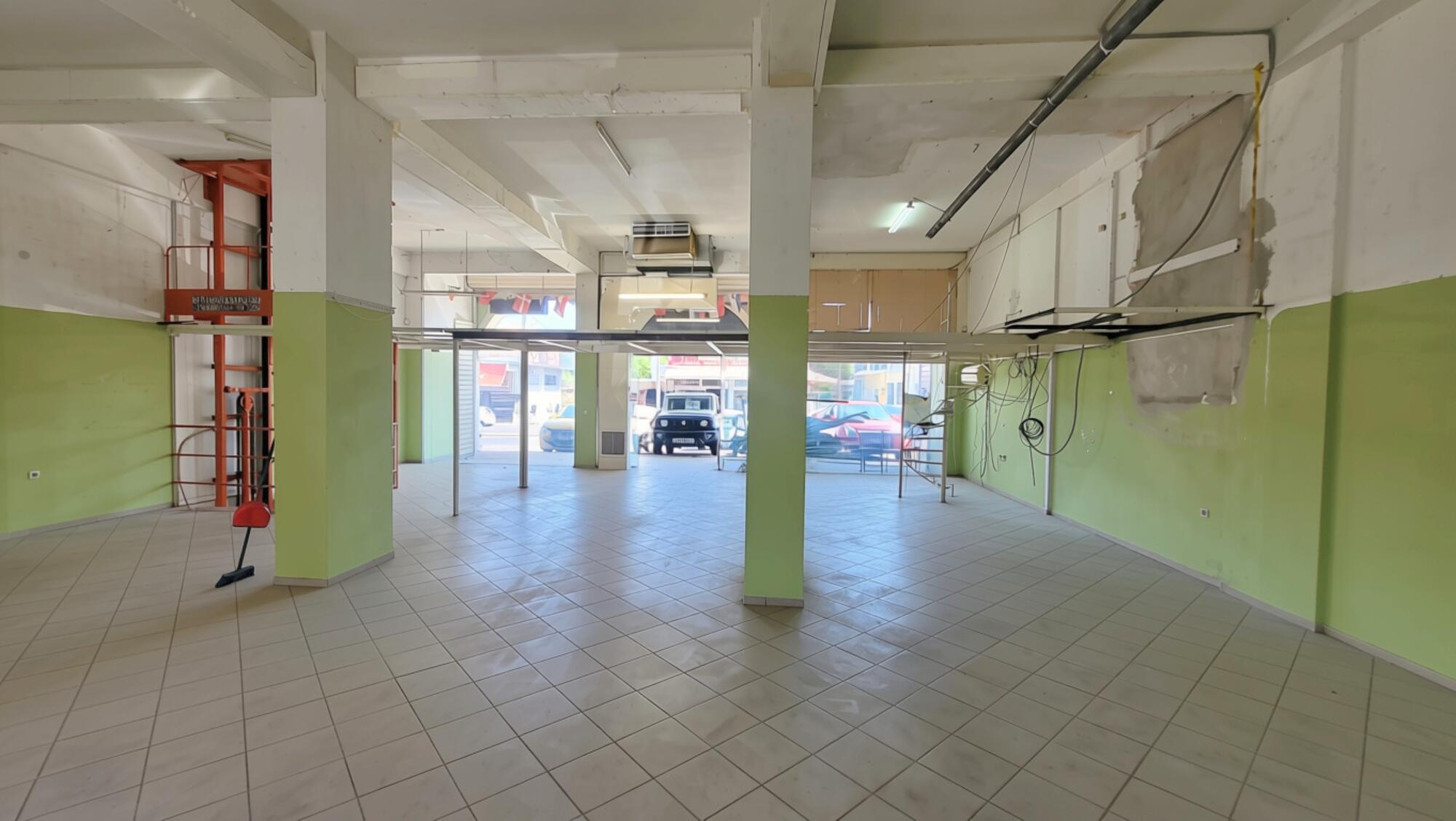 Commercial building with large frontage in Corfu