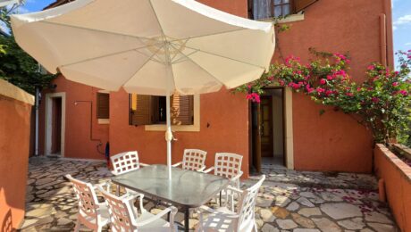 Paved courtyard, ideal for ouside sitting area