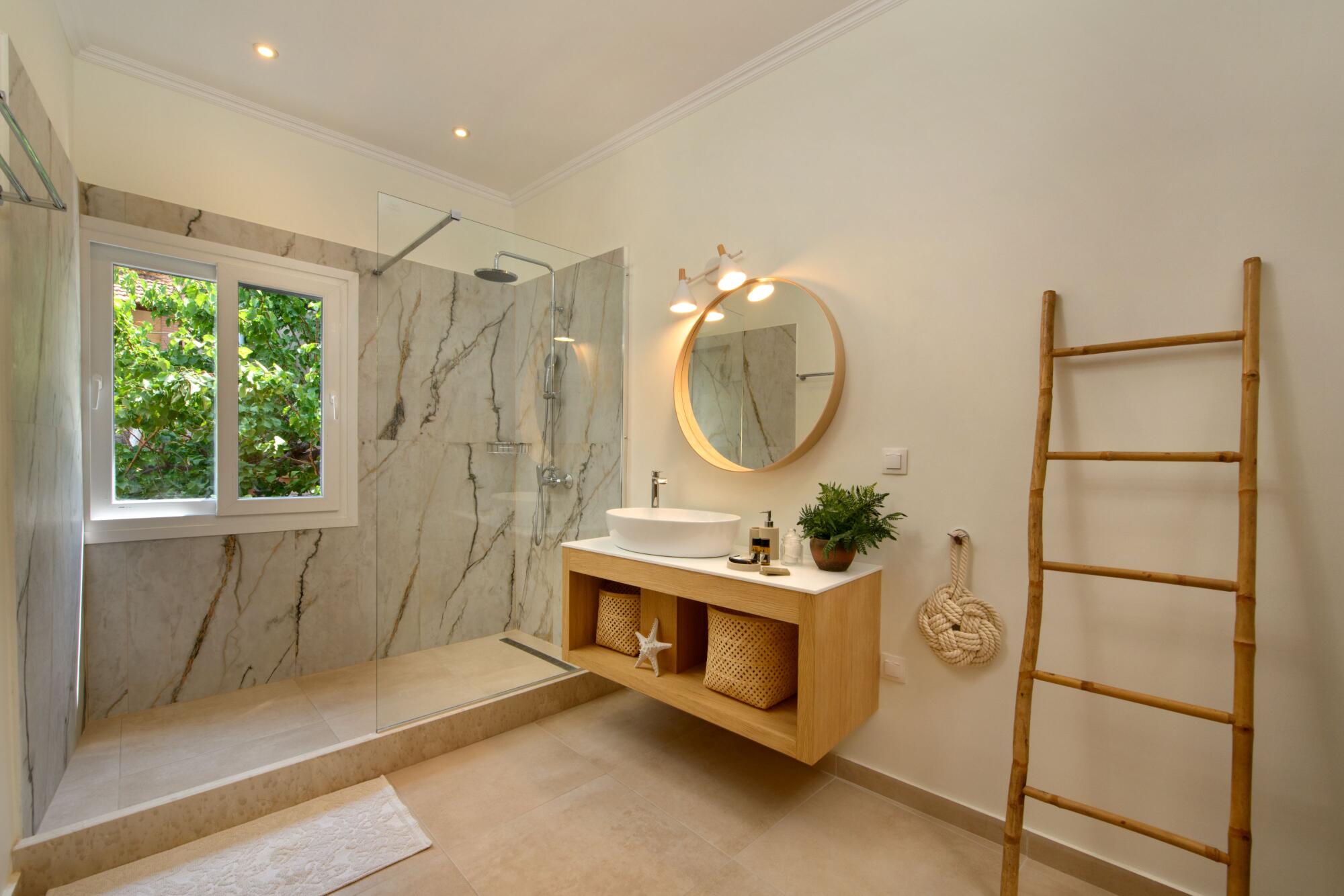 Bathroom in property for sale in Liapades Corfu