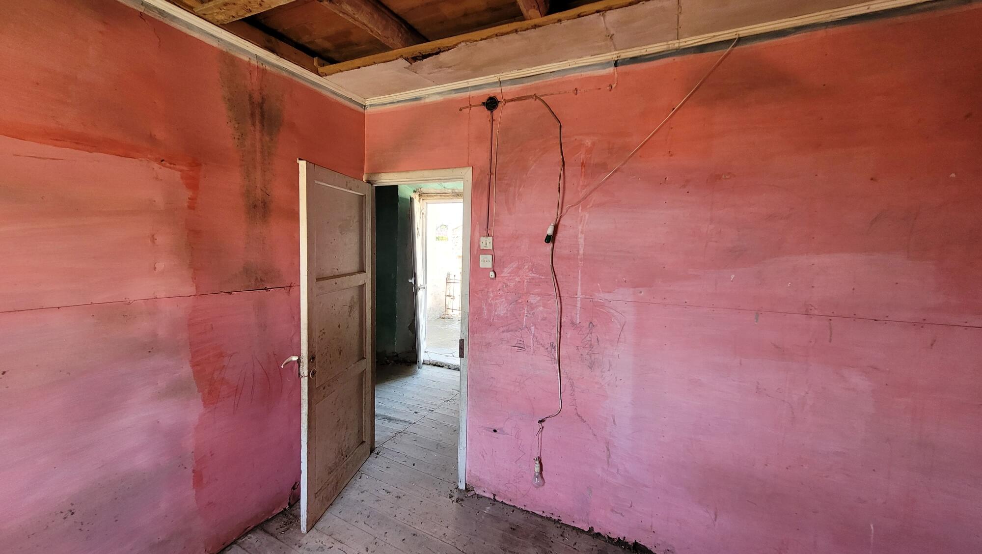 Traditional Corfu house requiring renovation in Chlomos village