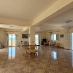 Spacious living room with access to the balcony