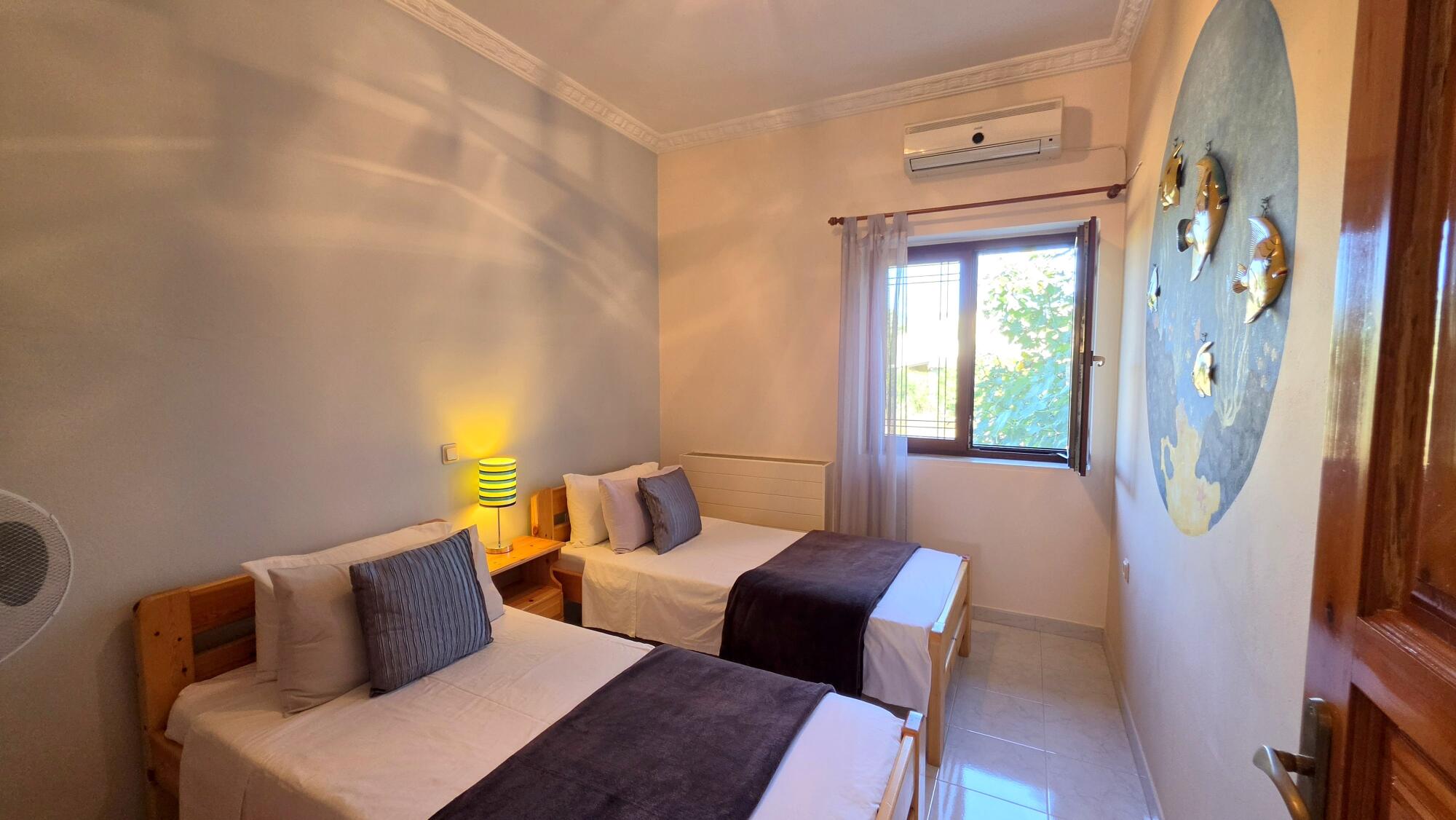 Double bedroom with air-condition and built-in wardrobe