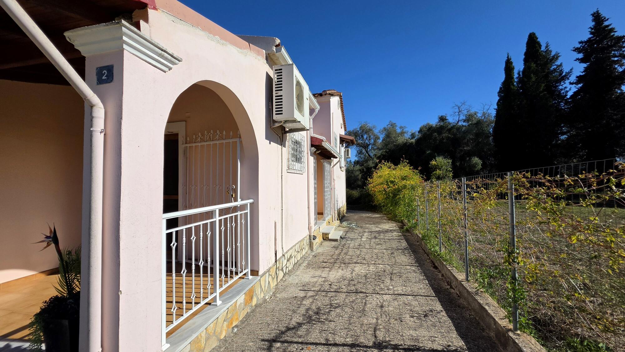 House for sale in Lefkimmi South Corfu with 1,480 sqm plot