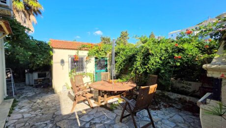 Ready-to-move-in house for sale in Argyrades, South Corfu