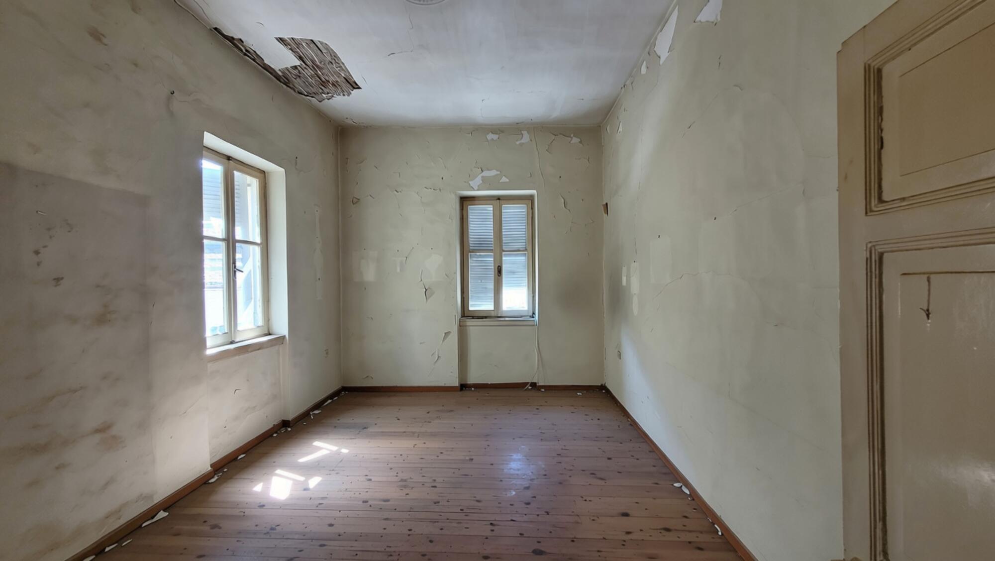 Two-storey commercial property for sale in Corfu Town