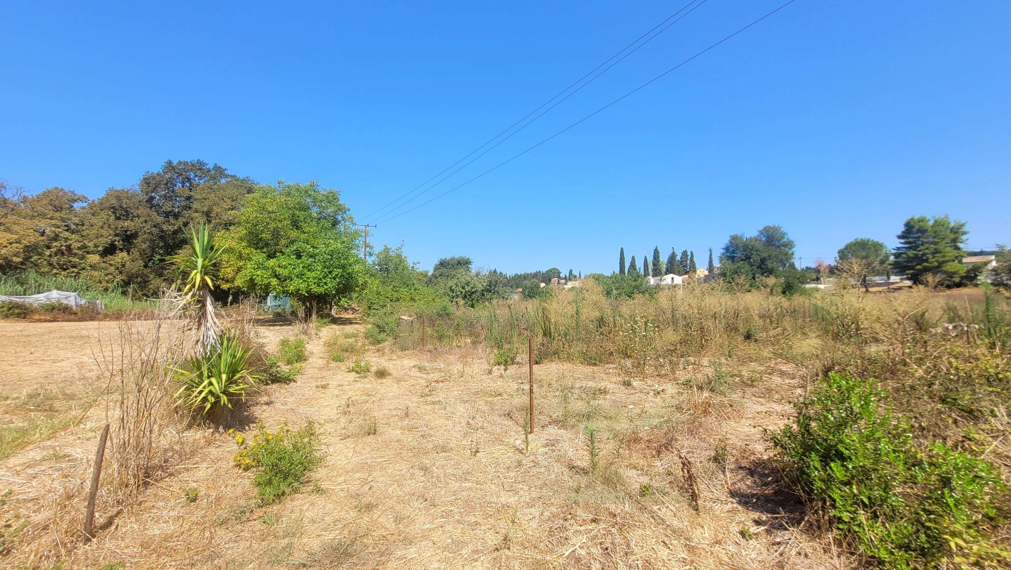 Flat plot with easy road access in Triklino Corfu